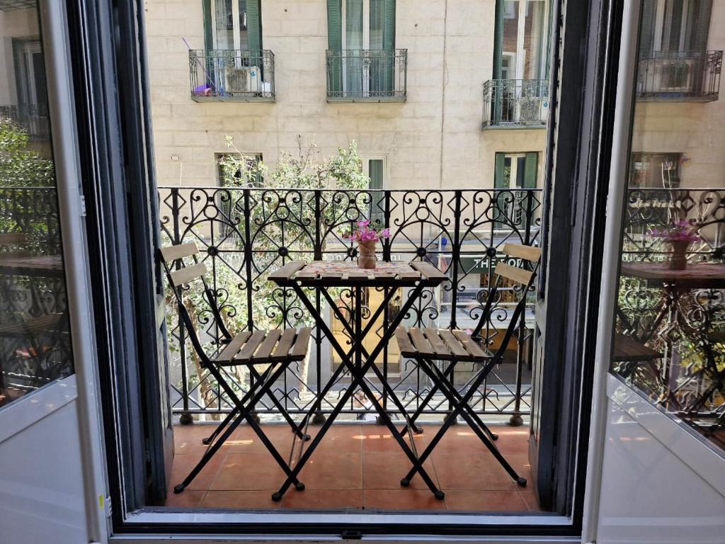 Newly Established Room in Gran Vía, Heart of Madrid - 1
