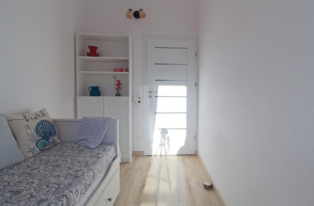 241 - Quadrilo completamente ristrutturato al secondo piano, vista mare 50 mt dalla spiaggia - WI FI e SPIAGGIA INCLUSA - 2