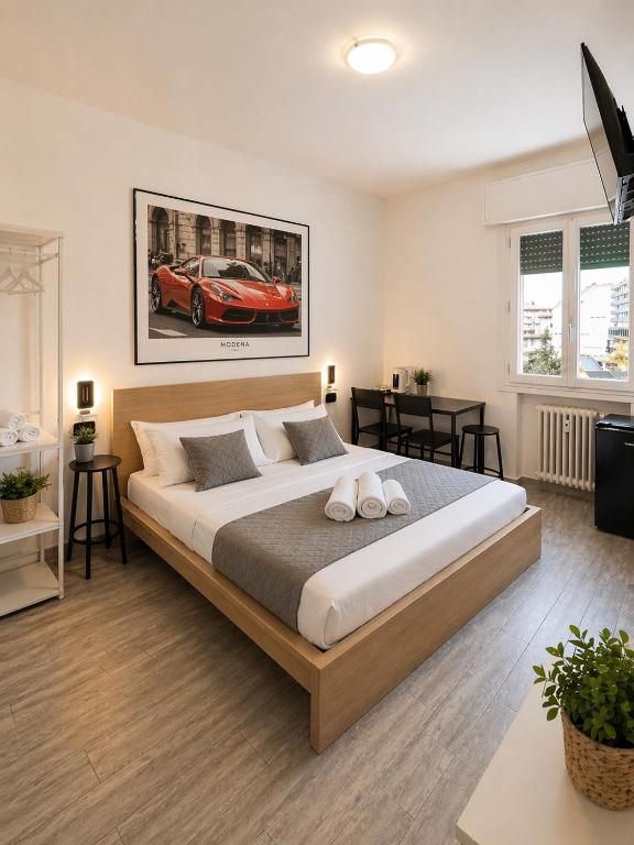 Modena Station - Suite H24 - 1
