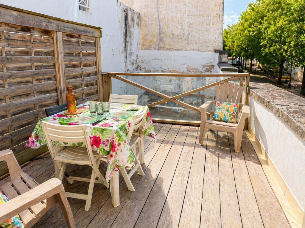 T2 avec terrasse, hyper centre La Rochelle, calme, tout à pied - 4