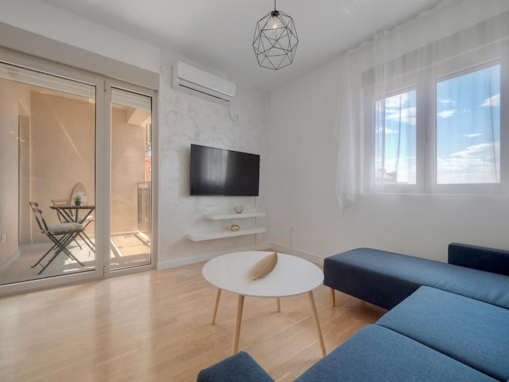 Becici Chic 1BR Condo swimming pool long term - 4