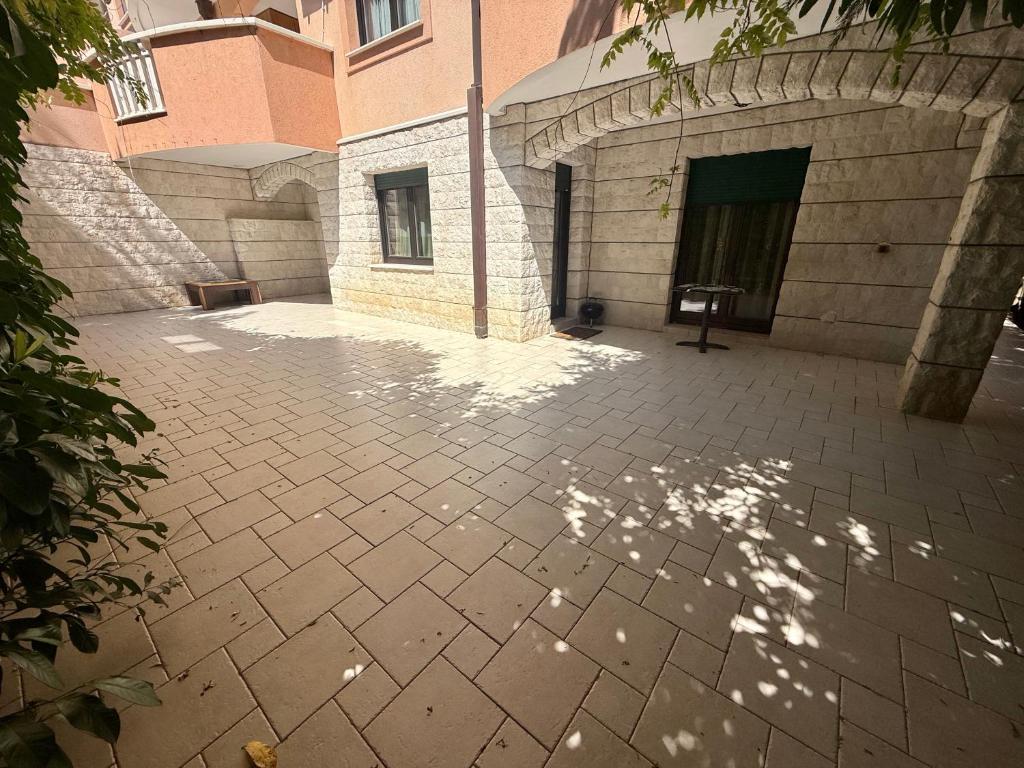 Green Garden Apartment - 1