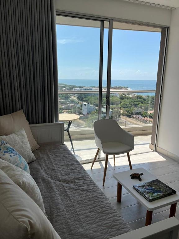 Cozy apartment with beautiful ocean views - 3