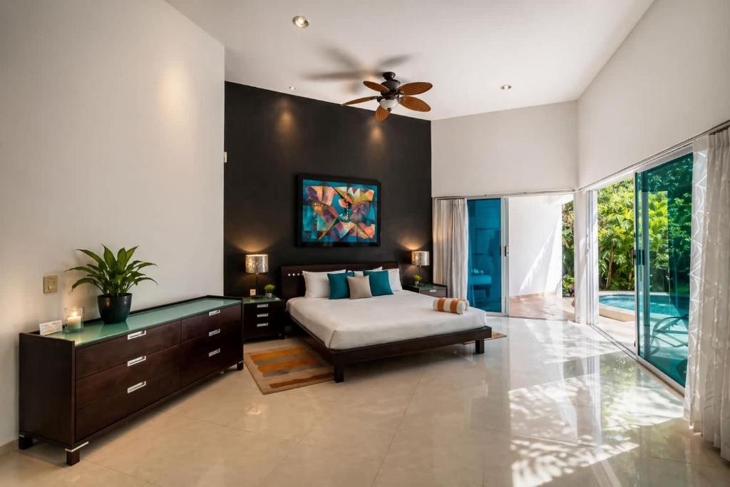 Private Pool Villa, Walk to Beach & 5th Ave - 2