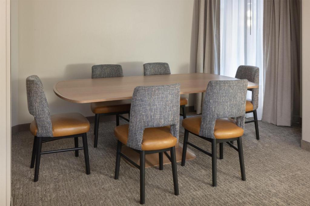 Embassy Suites by Hilton Lexington/UK Coldstream 호텔 이미지 2