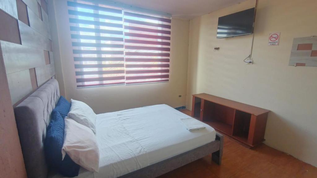 Hostal - 1