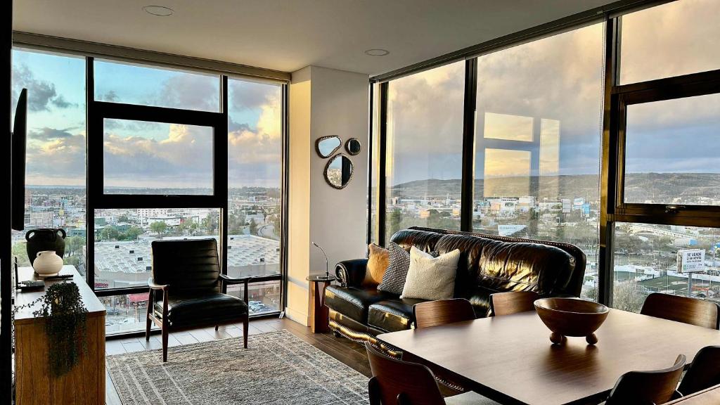 Lux Condo San Ysidro Border - 1