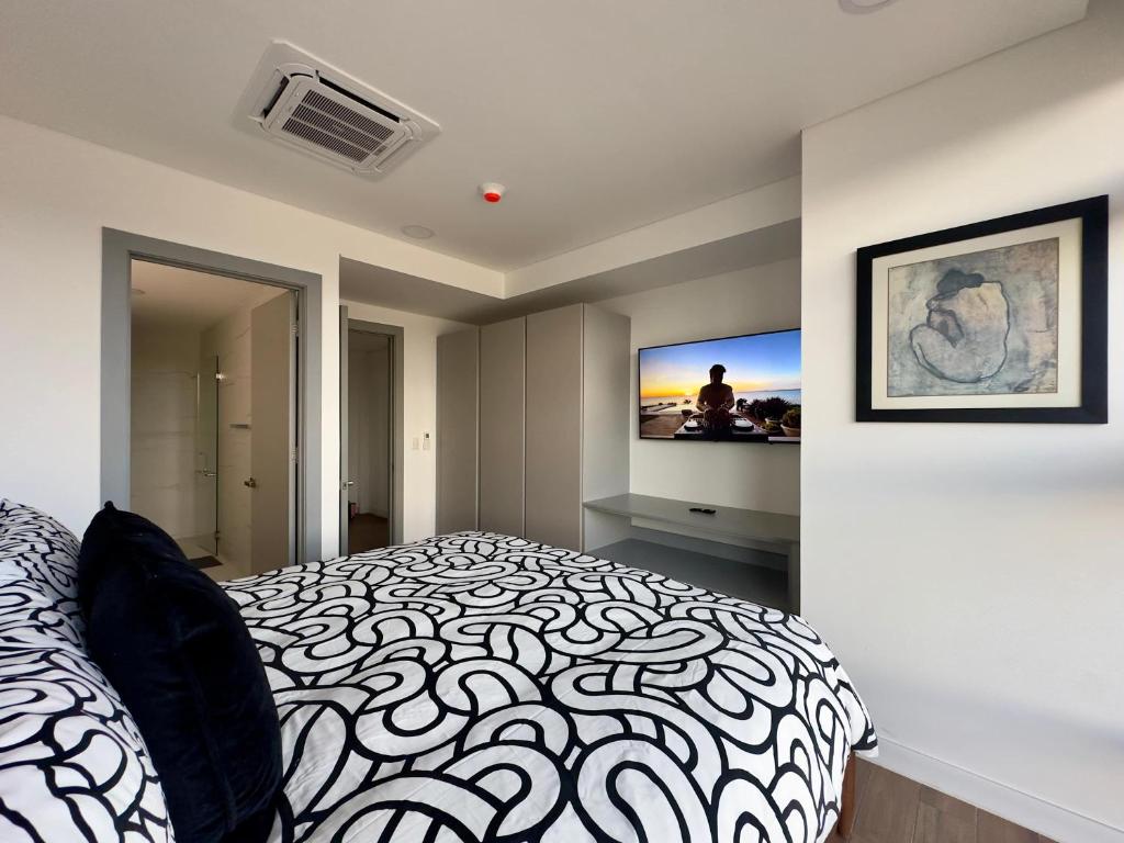 Lux Condo San Ysidro Border - 3