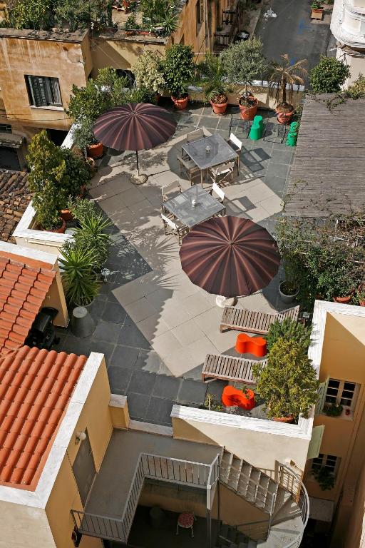 Bauhaus building with green roof top terrace - EP16 — Hotel in Athens