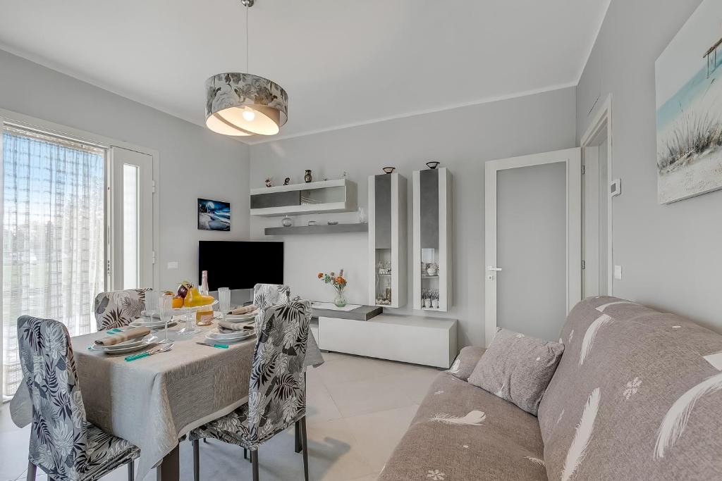 Casa Nadia 1.2 Km from Sea with Terrace & Parking - Happy Rentals - 1
