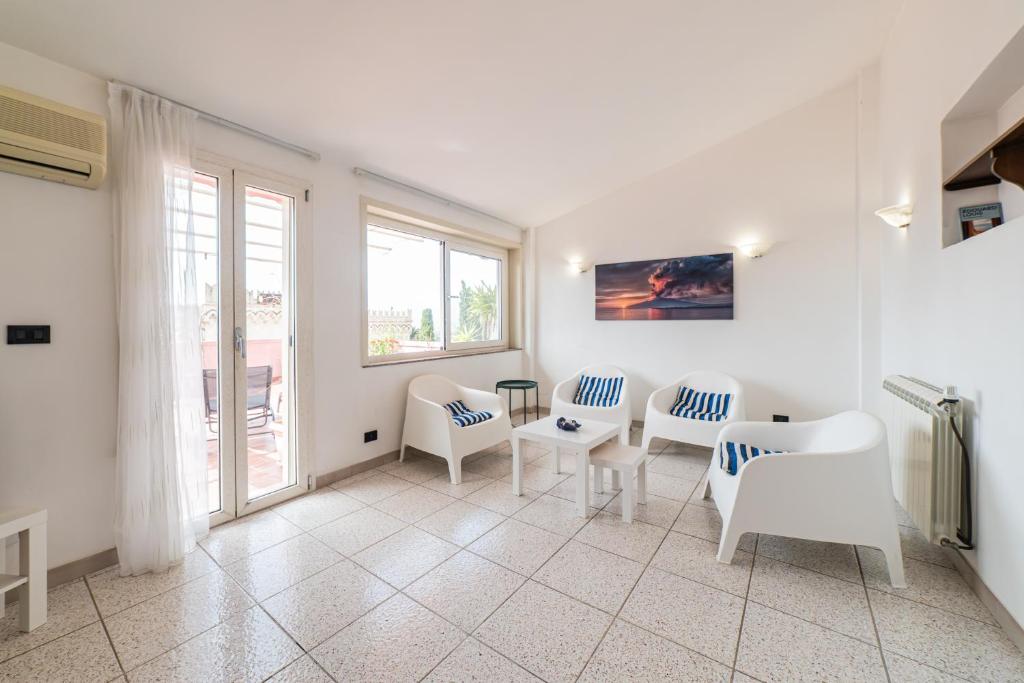 Penthouse with Sea View Terrace in the Heart of Taormina - 5