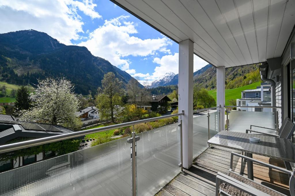 Penthouse Glacier View 10 5 incl SUMMER CARD by All in One Apartments - 4
