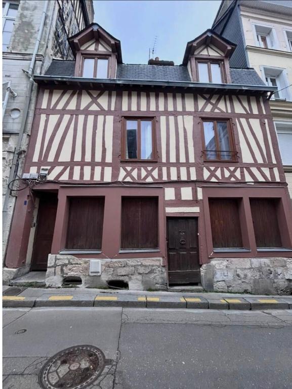 Studio neuf & équipé, Vieux-Marché, proche gare - 4