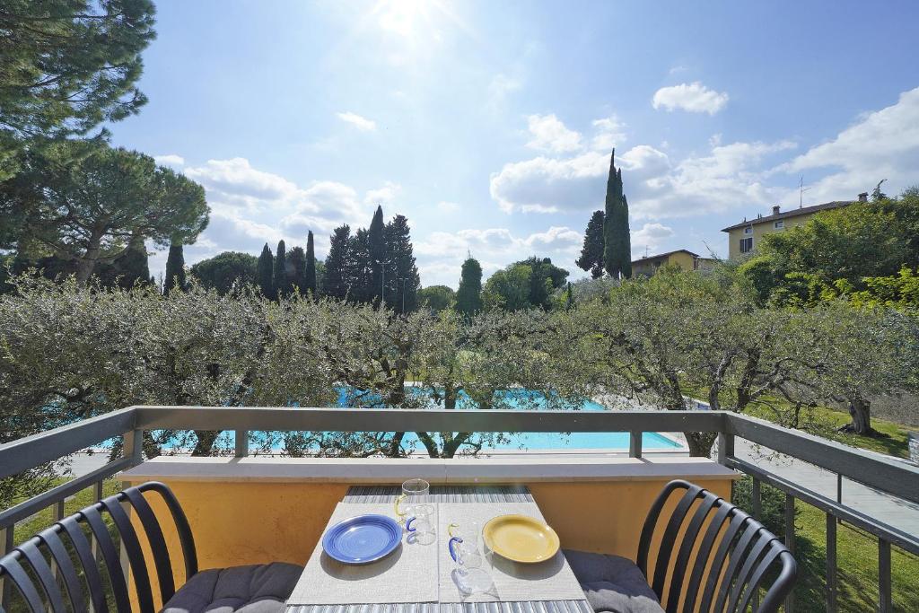 Olive Garden Garda - pool & view - 1