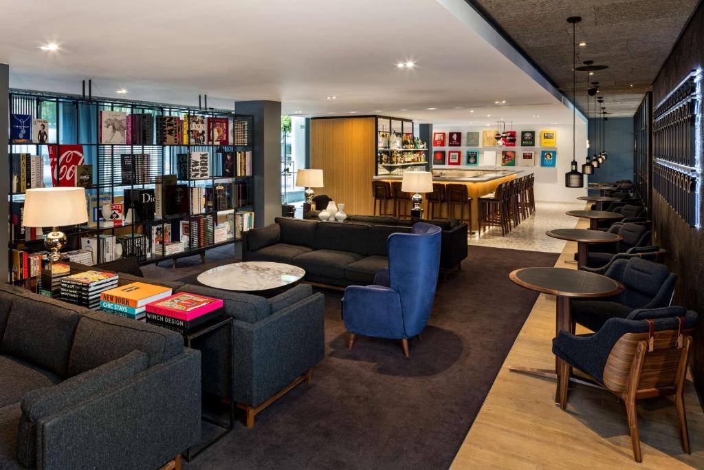 Bar/lounge