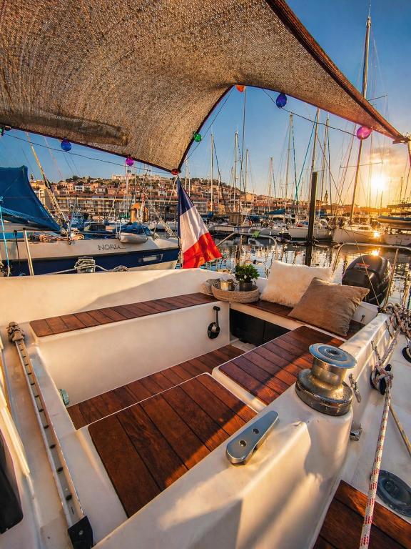 Nuit Insolite à bord d'un Voilier Sète Vieux Port - 2