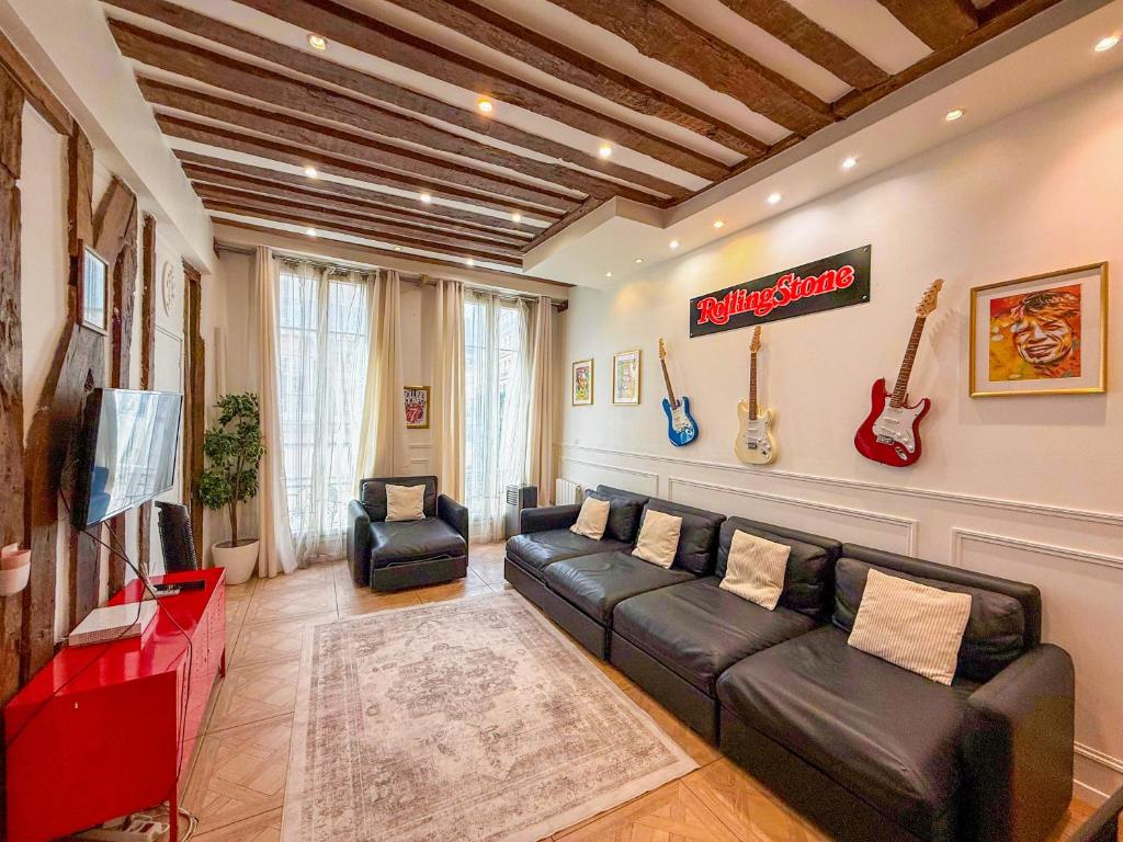 UrbanFlat 68 - Marvellous Rolling Stones Apartment in Paris - 2
