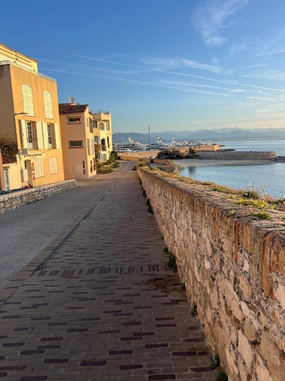 Fisherman's House in Old Antibes - 5