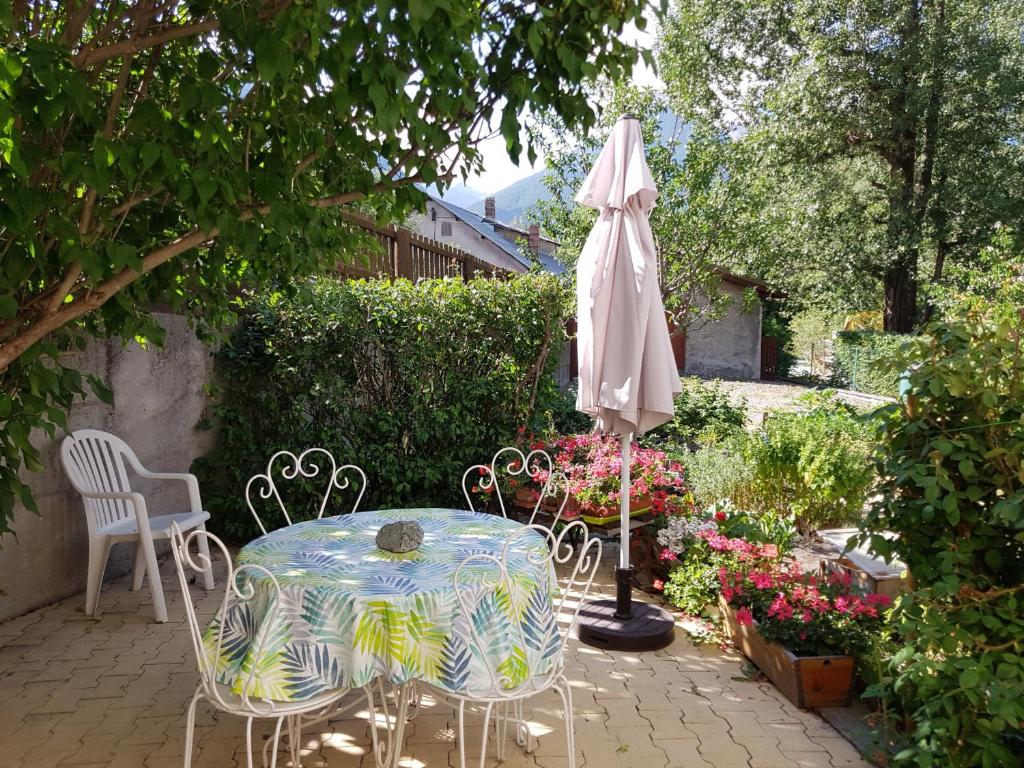Appartement Confortable 4 Pers. à Briançon, Jardin Privatif, 300m des Pistes - FR-1-762-8 - 4