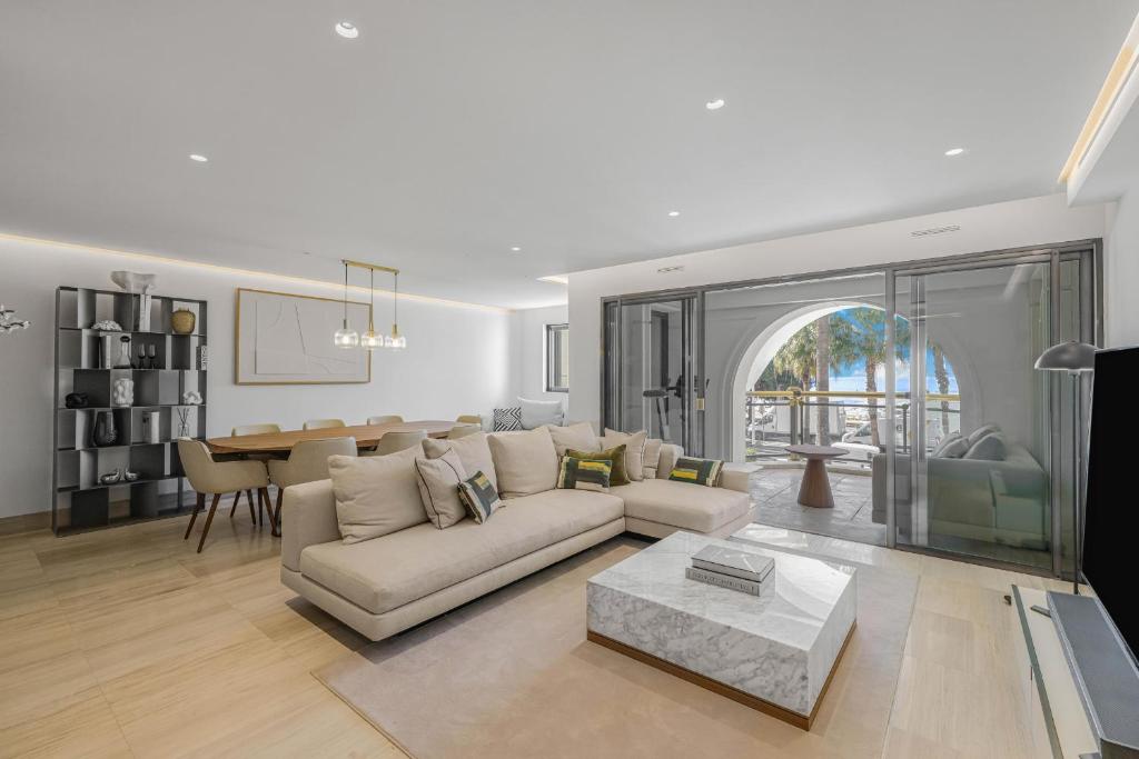 Ref 2058 Cannes Croisette Appartement luxe 2 chambres avec piscine à louer - 2