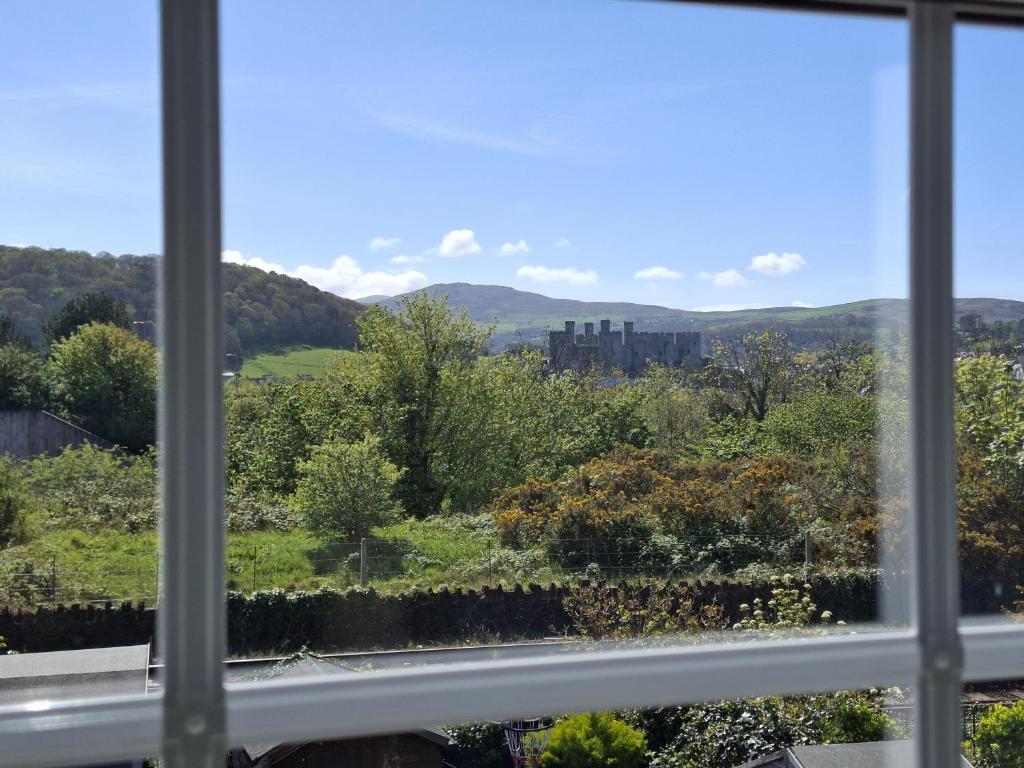 Railway Cottage, Llandudno Junction photo 8