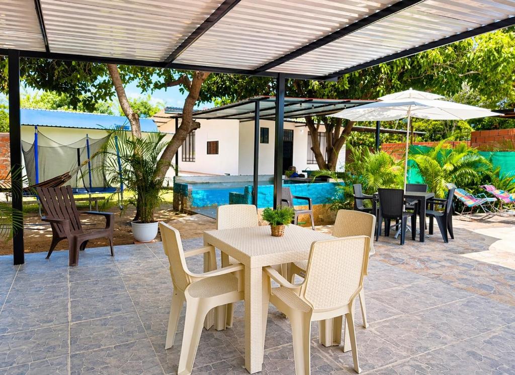 Villa Tranquila - Paraíso Privado con Piscina y Amplios Espacios Naturales con Casa Campestre - 5