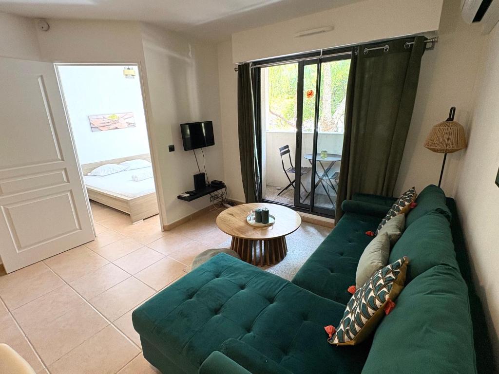 MNK - Appartement avec balcon et AC - 6 min du Port de Nice - 3