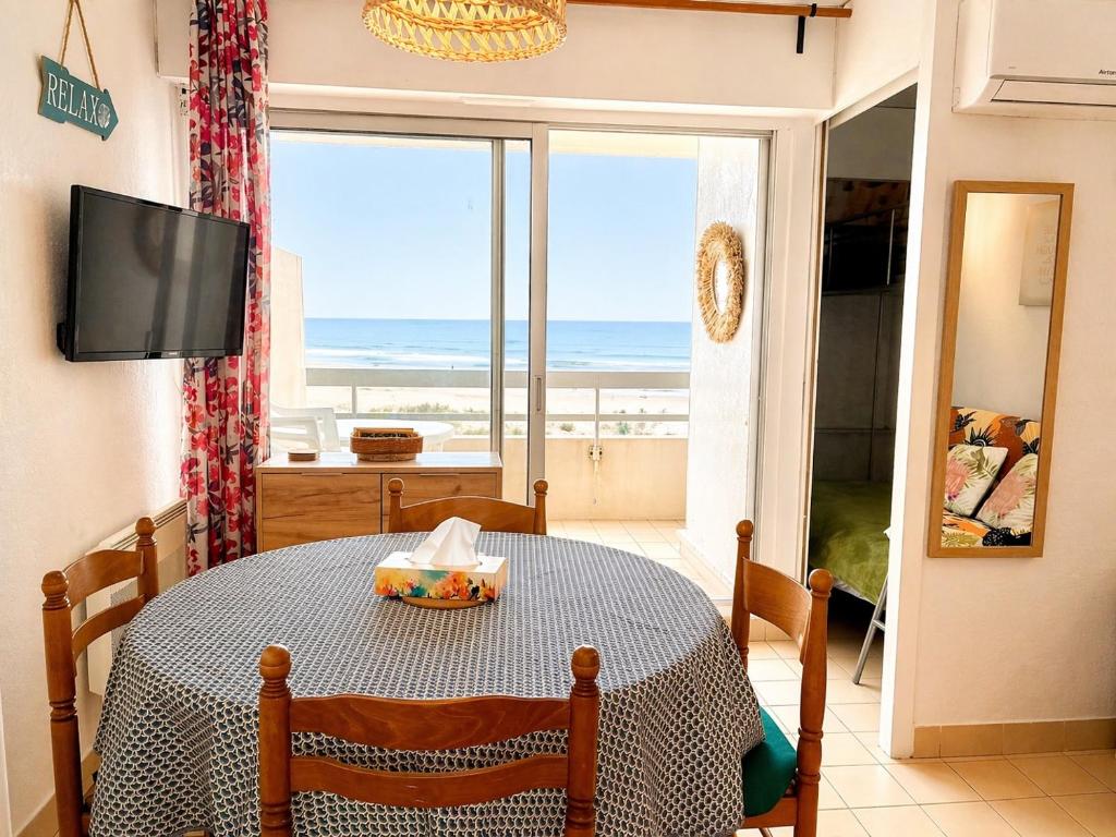 Studio cabine pied dans l eau climatisé, parking et wifi haut débit - 2