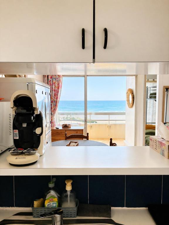 Studio cabine pied dans l eau climatisé, parking et wifi haut débit - 3