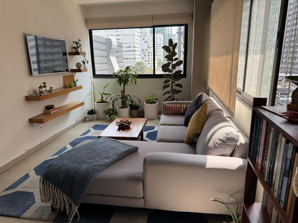 Luxury 2BR in Polanco, Pool, Gym & Near Antara - 1