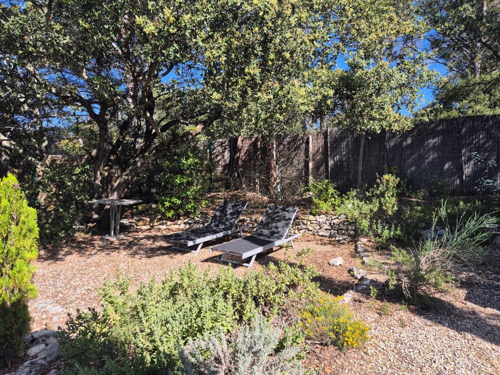 Charmant bastidon climatisé terrasse et jardin dans domaine naturiste Mont Ventoux - 4