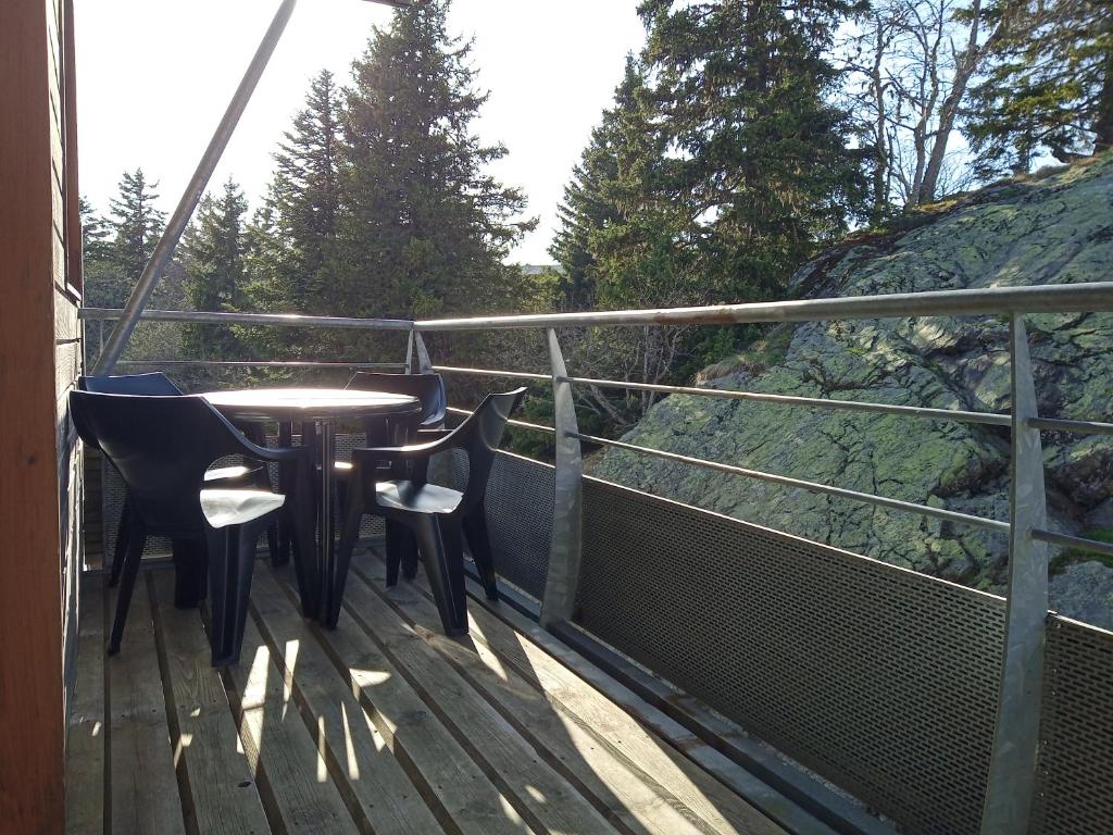 Charmant F2, départ randonnée, pied des pistes, piscine, toutes commodités - 2