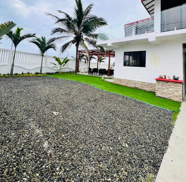Oceanfront House With Pool and BBQ - 3