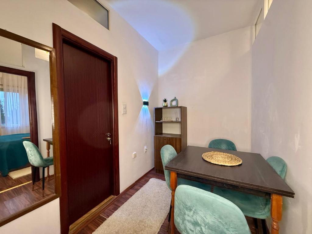 Cozy Apartment - Near Old Town & Main Promenade - 4
