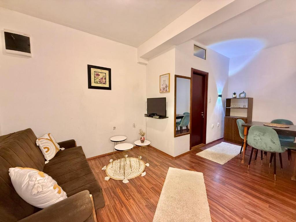 Cozy Apartment - Near Old Town & Main Promenade - 2
