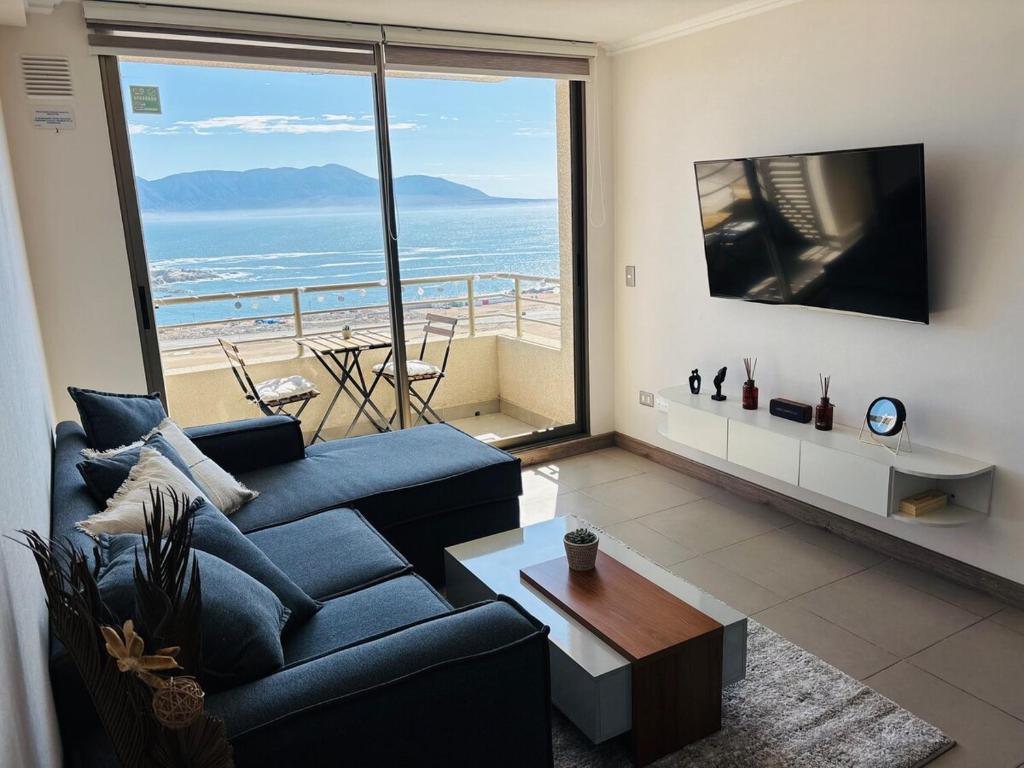Depto moderno con vista al mar, estacionamiento y cerca aeropuerto - 1