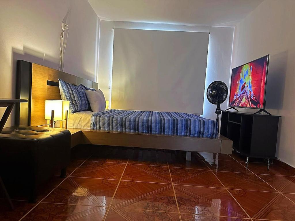 Modern, large, cozy room close to the airport - 1