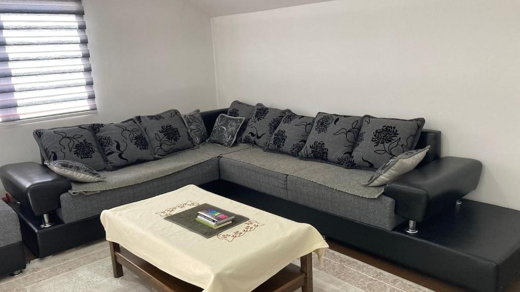 Cozy Apartment - 5