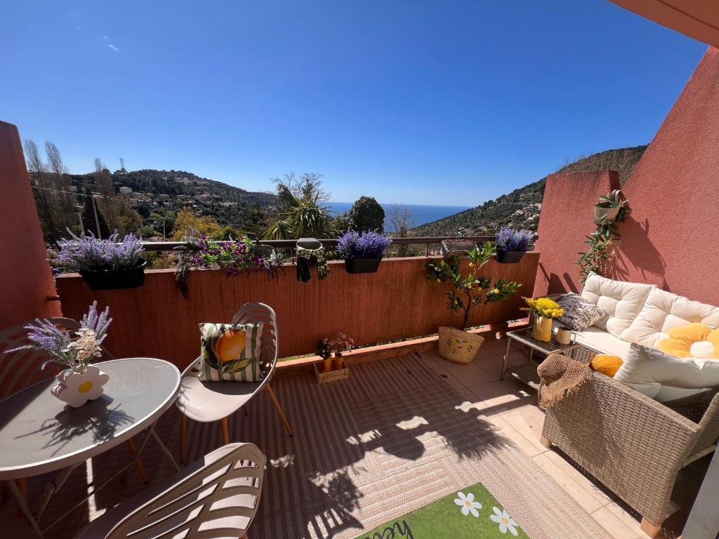 A 8mn de Monaco luxueux 3 personnes, terrasse, vue panoramique mer, PISCINE - 4