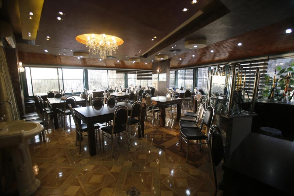 Isra Hotel