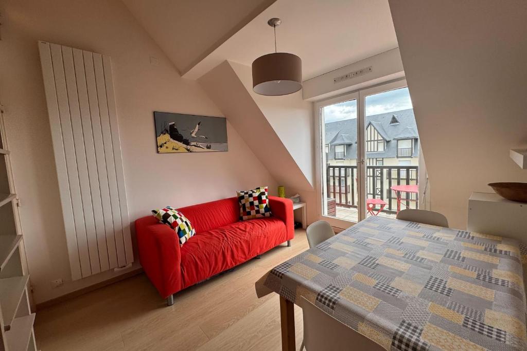 Renovated and Bright Apartment - Direct Sea Access - 1