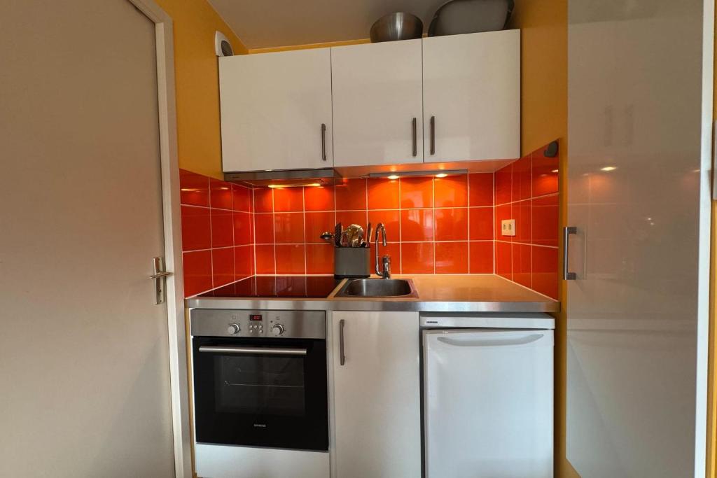 Renovated and Bright Apartment - Direct Sea Access - 5