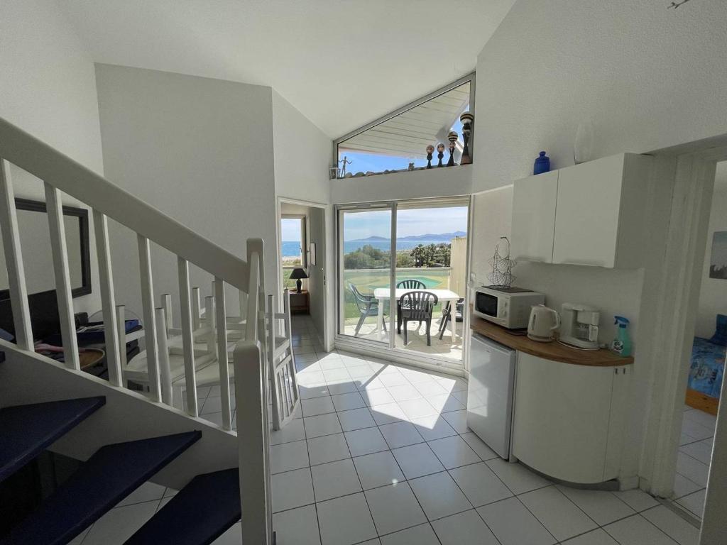 T3 Mezzanine, 6 pers, Piscine, Plage, Parking, Animaux OK - FR-1-106-67 - 2