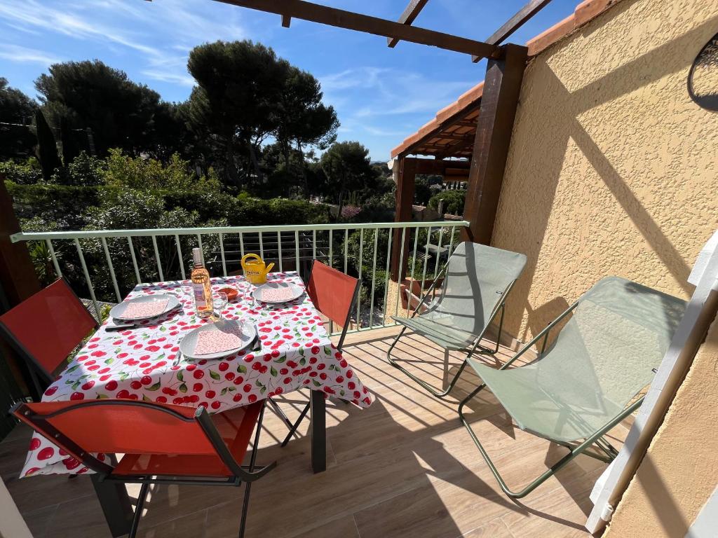 Grand Studio Mezzanine Calme Climatisé Parking privé Plage 700 m - 2