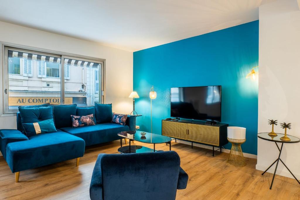 3-Br Apartment Steps from Palais des Festivals - 1