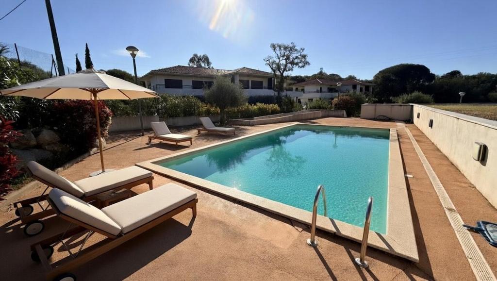 Appartement climatisé avec piscine et sublime vue - 3