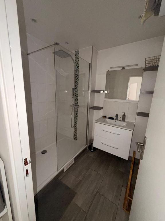 T4 3 Chambres Ideal pour familles et groupes Face du Stade de France Canal et toutes commodités - 3