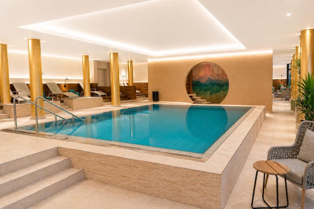 AMBER HOTEL Bavaria - 2
