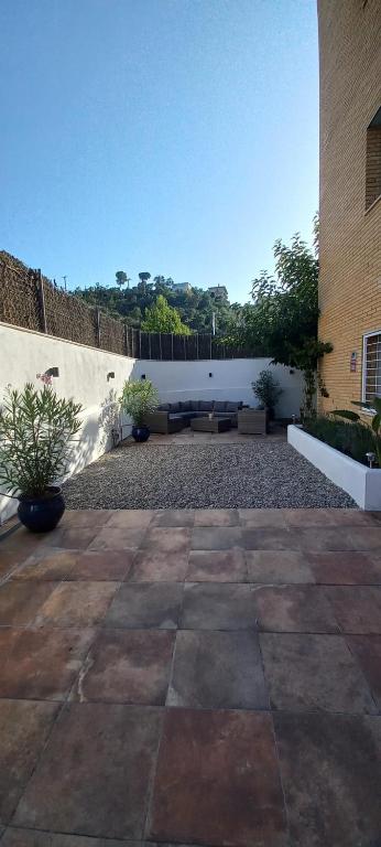 Garden & Pool Apartment - 1