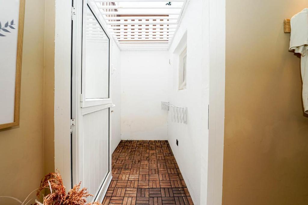 Luxury 4BR Bungalow with Pool, BBQ and AC - 3